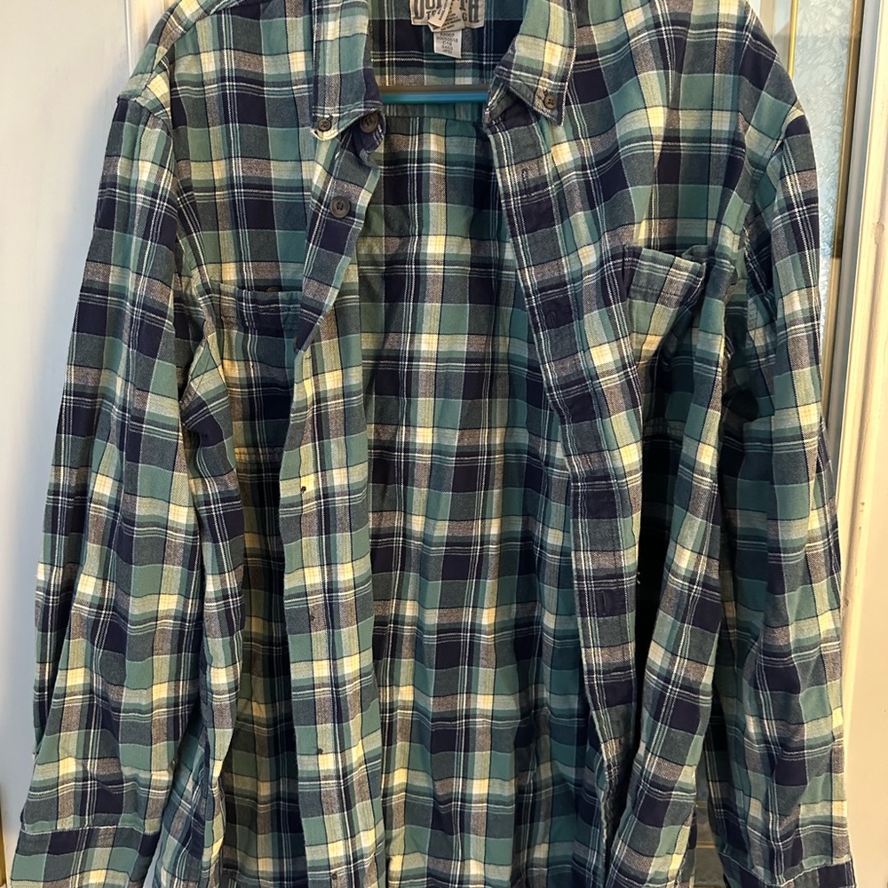 Duluth Trading Co Blue and Green Plaid Flannel Shirt